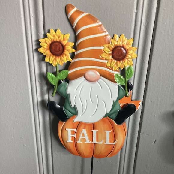 BNWT- Set of 2- FALL Pumpkin Sunflower Gnome- Metal Yard or Lawn Stakes - Picture 16 of 17